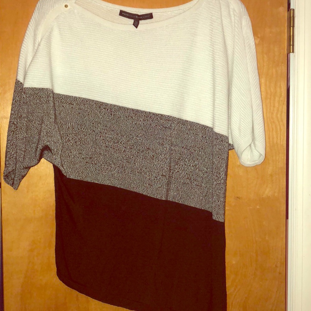 White House black market short sleeve 😁